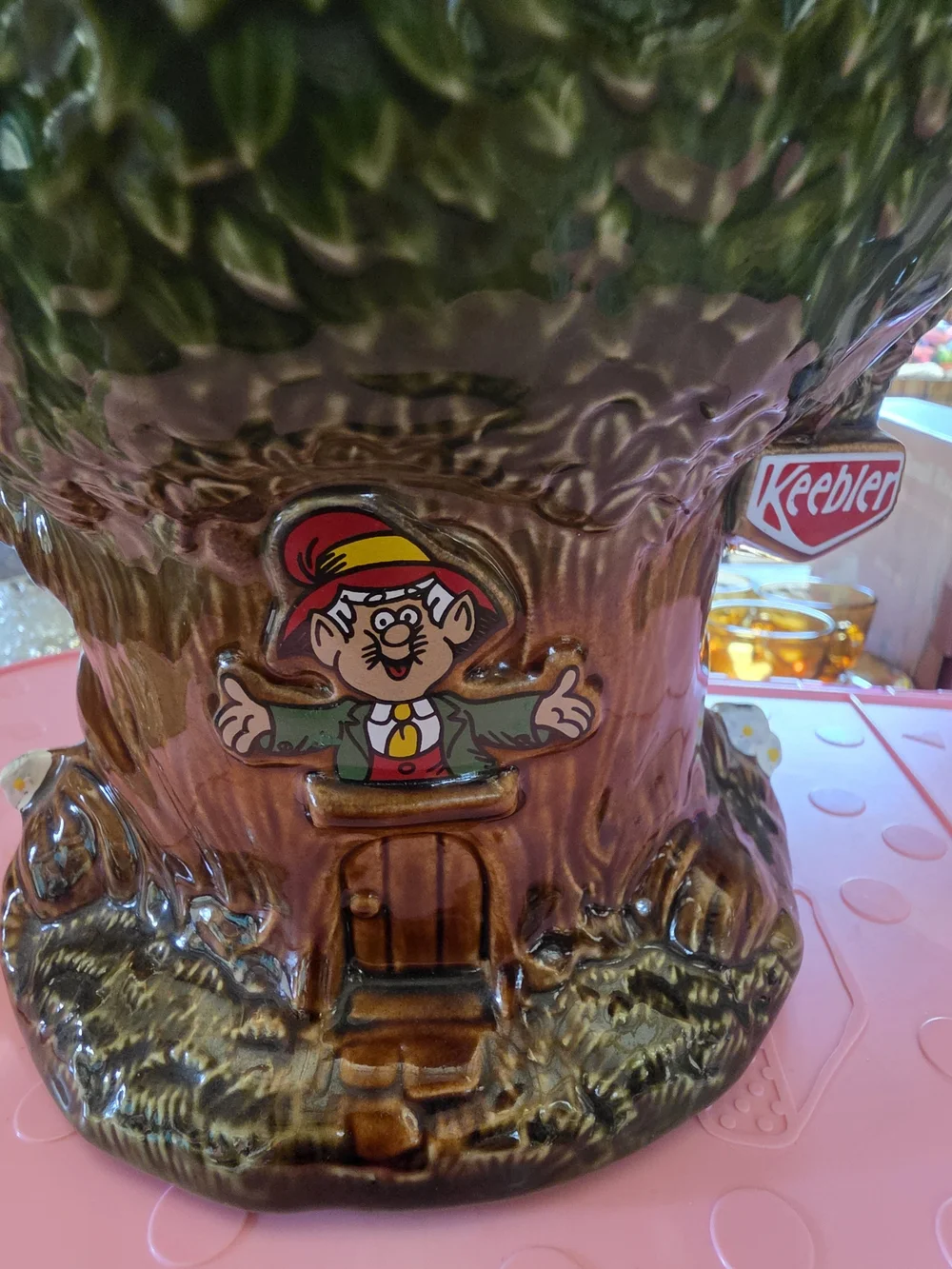 AT-1 Vintage KeeblerTree Cookie Jar - Green and Brown Ceramic Holiday Decor